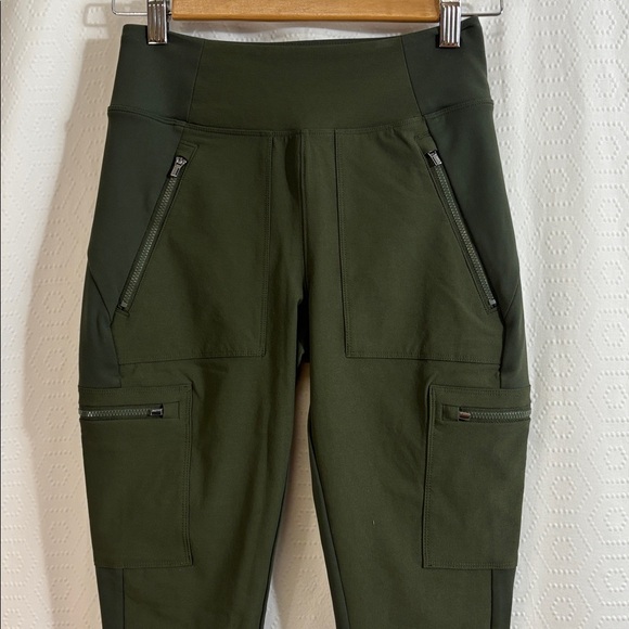 Athleta Headland Hybrid Cargo Legging - Picture 7 of 10